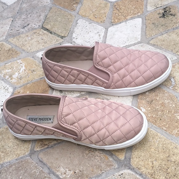 Steve Madden 7.5 rose sneakers good condition but used. - Picture 3 of 8